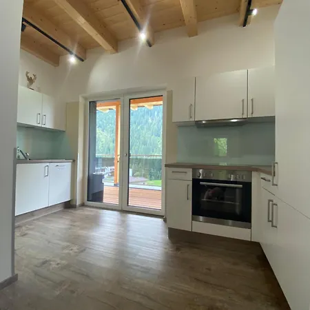Montis Apartment *