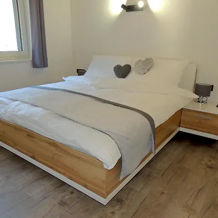 Montis Apartment See